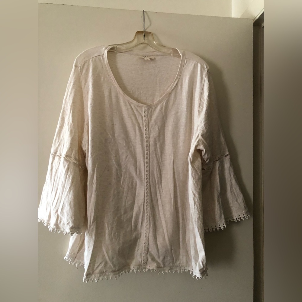 Style & Co Beige Top Size XL w/embroidered sleeves